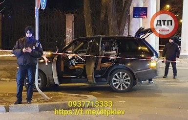 По машине депутата Соболева стреляли из дома, после убийства сына ему дали охрану
