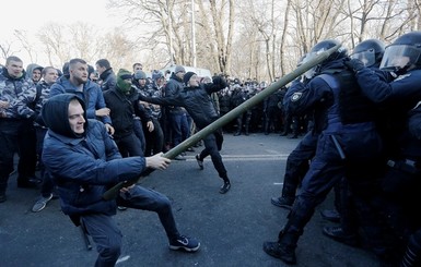 Митинги за деньги, митинги для драки: почему в Украине нет единых правил для протестов