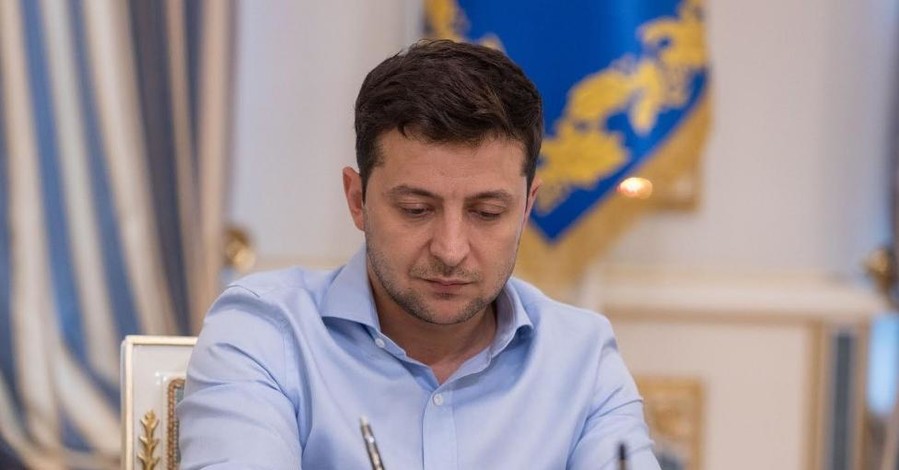 Зеленский еще на год продлил действие особого статуса для Донбасса