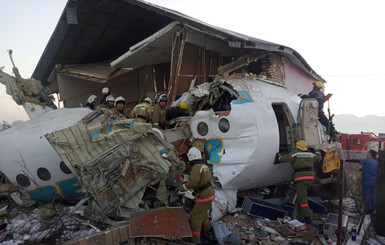 Пассажир разбившегося в Казахстане лайнера: Все было как в кино - вопли, крики, плач людей