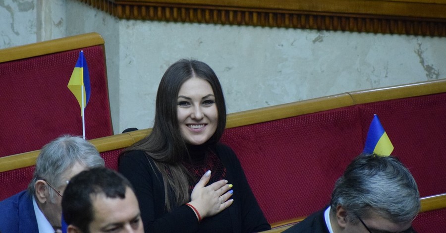 Коллеги Федыны сравнили Зеленского с Януковичем, который падал от яиц