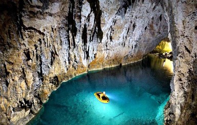 10 самых выдающихся пещер Украины, в которых стоит побывать