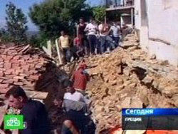 Землетрясение в Греции рушит дома и убивает людей [ФОТО] 