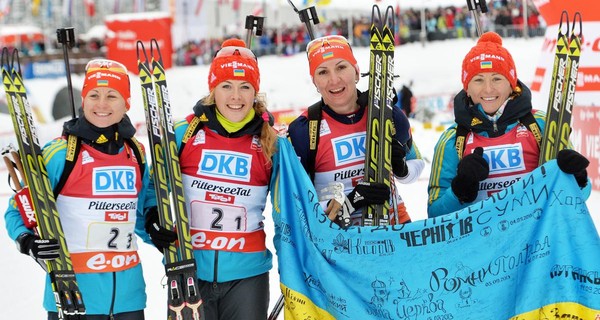 Женская сборная по биатлону завоевала бронзу в эстафете на ЧМ