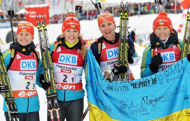 Женская сборная по биатлону завоевала бронзу в эстафете на ЧМ