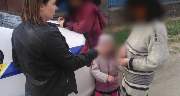 В Херсоне спасли ребенка, которого мать и бабушка обливали холодной водой на улице
