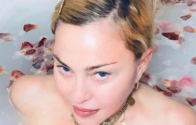 Обнаженная Мадонна в ванне записала монолог о коронавирусе