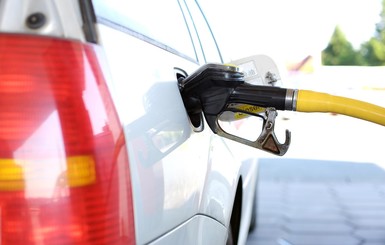 В Украине пообещали снизить цены на бензин