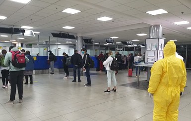 Майами-Киев: почти все пассажиры первого после перерыва эвакуационного рейса отправились домой