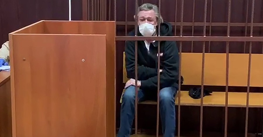 Суд отправил Михаила Ефремова под домашний арест