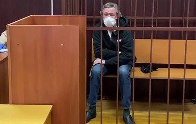 Суд отправил Михаила Ефремова под домашний арест