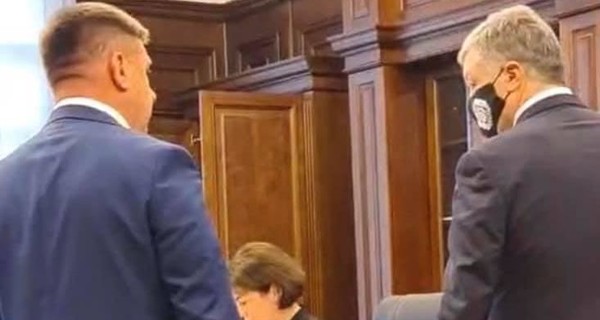 Журналист: Депутаты ЕС вместе с Порошенко ворвались в кабинет Генпрокурора