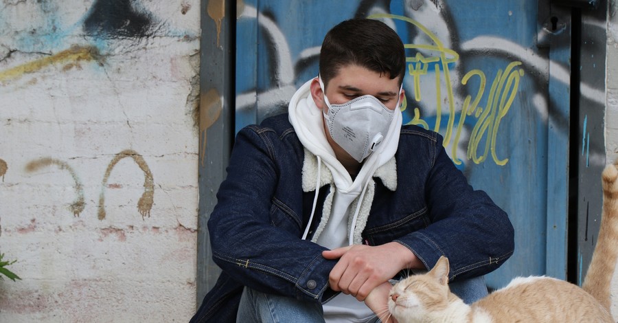 Коронавирус в Украине: поставлен очередной антирекорд - 921 заболевший за сутки