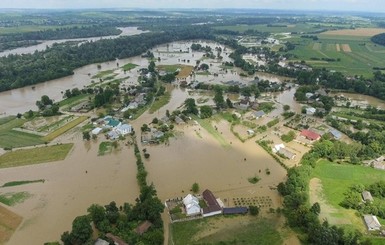 На Закарпатье и Буковине подсчитали убытки от наводнений