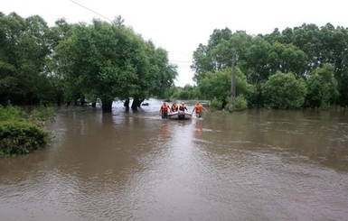 Наводнения на Западной Украине: подтоплены 95 сел, эвакуировано 1656 человек