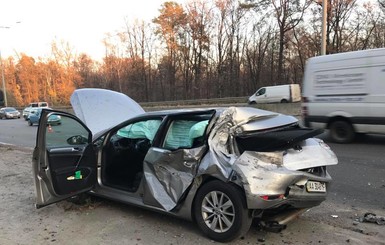 Жена Лещенко показала машину, которую купили взамен разбитой в ДТП
