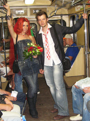 В Харькове отгуляли джинсовую свадьбу 