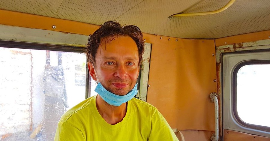 Аккордеонист Завадский, у которого диагностировали пневмонию и ВИЧ, решил выписаться из больницы 