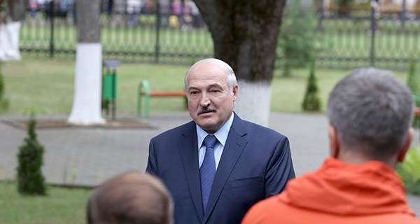 Туск заявил, что Лукашенко хотел стать президентом Украины и Беларуси