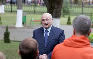 Туск заявил, что Лукашенко хотел стать президентом Украины и Беларуси