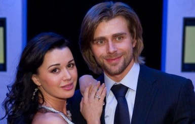 Семья Заворотнюк поздравила актрису с годовщиной свадьбы