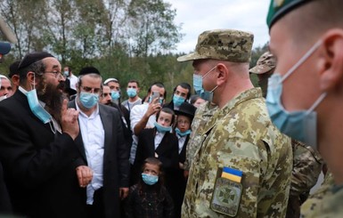 Более тысячи хасидов пытаются прорваться в Украину через Беларусь