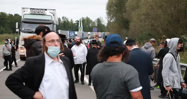 Министр внутренних дел Израиля просит Зеленского пропустить в Украину хасидов