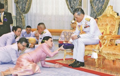 Скандальная личная жизнь короля Таиланда: одновременно неисправимый бабник и женоненавистник