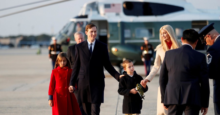 Иванка Трамп поздравила сына и опубликовала фотографии из семейного альбома