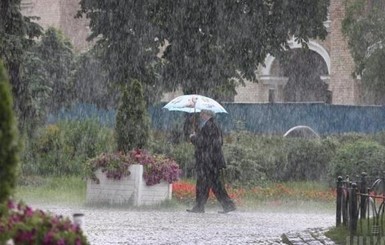 Синоптики предупредили: дожди и ветер на выходных будут сильнее, чем ожидалось