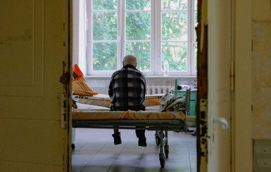 Донбасс и коронавирус: под госпитали подбирают стадионы, а кислорода на всех не хватает
