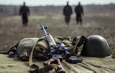 На Донбассе ранен украинский боец: враг атаковал позиции ВСУ