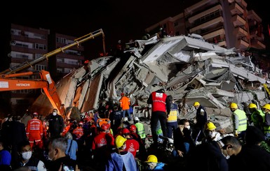 Землетрясение в Турции и Греции: 22 погибших, 800 раненых