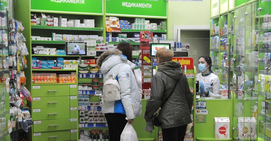 Что происходит в аптеках: пропали витамин С и рыбий жир?