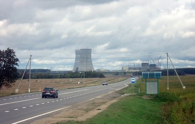 Открытая Лукашенко белорусская АЭС остановила работу 