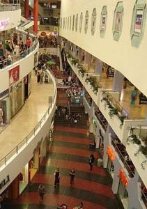 В Житомире разминируют торговый центр, люди эвакуированы 