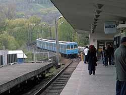 Поезд киевского метро сбил пенсионера зеркалом 