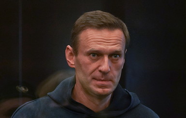 Навального приговорили к трем с половиной годам колонии, но зачтут домашний арест