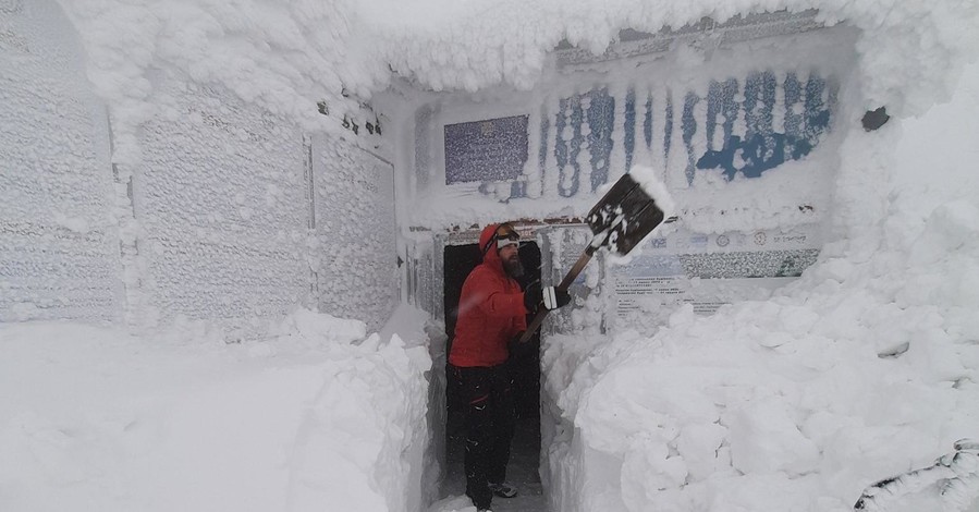 Штормовое предупреждение в Украине: морозы до 22 градусов и метели 