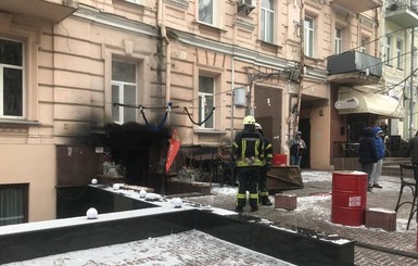 В центре Киева горело заведение с хот-догами