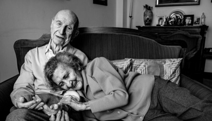 80 лет вместе: обложку Vanity Fair ко Дню влюбленных украсили пенсионеры