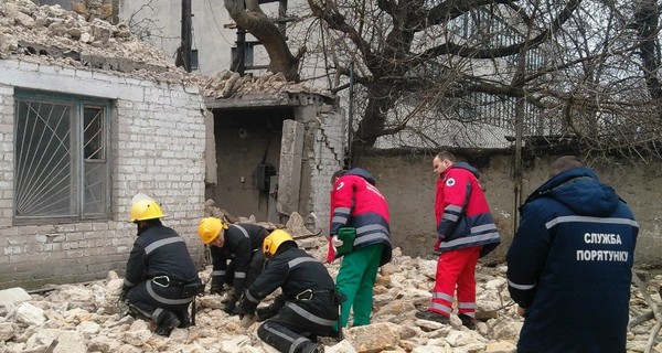 В Херсонской области спасатель погиб под завалами обрушившегося здания