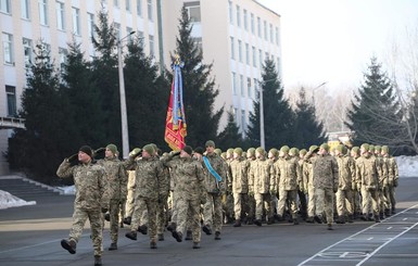На параде ко Дню независимости украинские военные будут поднимать ноги на 5 сантиметров ниже 