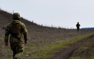 Украинский военнослужащий погиб и один ранен на Донбассе в воскресенье