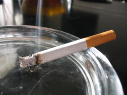 Дым сигарет необходим в кафе, чтобы там не пахло потом 