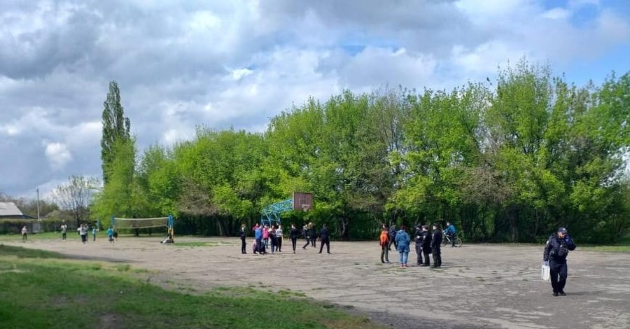 На Луганщине школьники устроили поножовщину, есть раненый