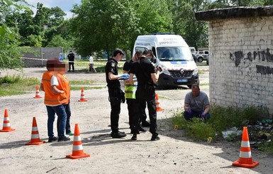 На Луганщине задержали женщину, напавшую с ножом на полицейского