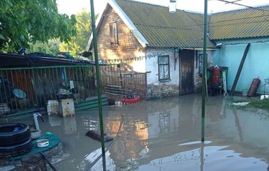 В Мелитополе затопило частные дома. Пострадала мебель и бытовая техника