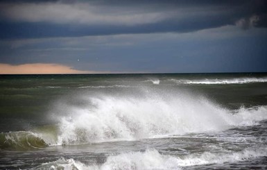 В Одессе зацвело море, купаться опасно