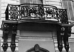 Раритетный имперский балкон обрушился в Черновцах 